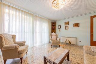 Maison jumelée  Calle canovas castillo. Edificio en esquina en puerto de saguntoamplitud, rentabilidad y