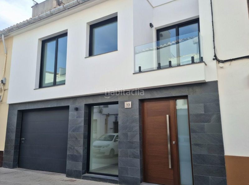 Foto bc6db1eb-75a2-4dc2-bc9f-e117c6bd52db. Casa a calle calle la fuente 19 a Benifaió