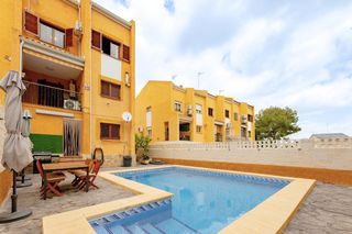 Casa adossada  Calle rio manzanares -san migue 7. Excelente vivienda lista para ti