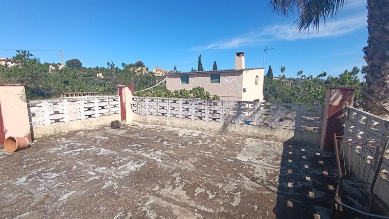 Foto 5669998b-27f4-4835-bf43-fd7c2fe72717. Xalet amb aparcament piscina a El Llombo Ontinyent