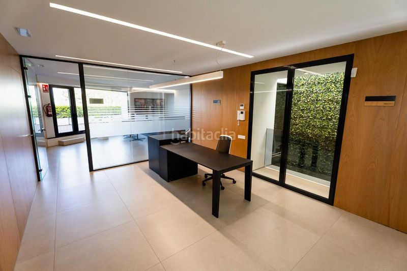 Foto 11565e18-e138-498e-b984-521714addced. Oficina sede corporativa de alta eficiencia, diseño arquitectónico y espacios de trabajo premium en Pobla de Vallbona (la)