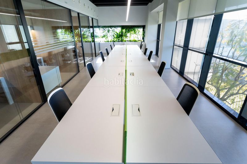 Foto 4a59bd4a-e2a5-4029-bfd6-25de2c3d54b0. Oficina sede corporativa de alta eficiencia, diseño arquitectónico y espacios de trabajo premium en Pobla de Vallbona (la)