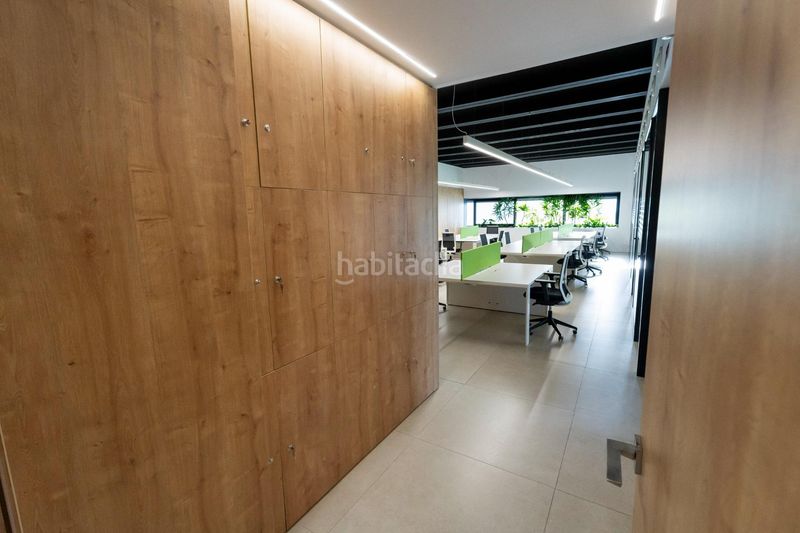Foto 74f2249a-a46d-44d0-947c-37207840fe9e. Oficina sede corporativa de alta eficiencia, diseño arquitectónico y espacios de trabajo premium en Pobla de Vallbona (la)