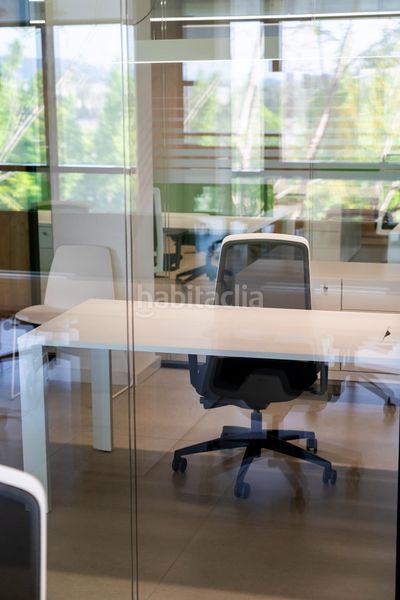 Foto 7e27b93b-af9a-42f7-8eed-cc7f28f27f71. Oficina sede corporativa de alta eficiencia, diseño arquitectónico y espacios de trabajo premium en Pobla de Vallbona (la)