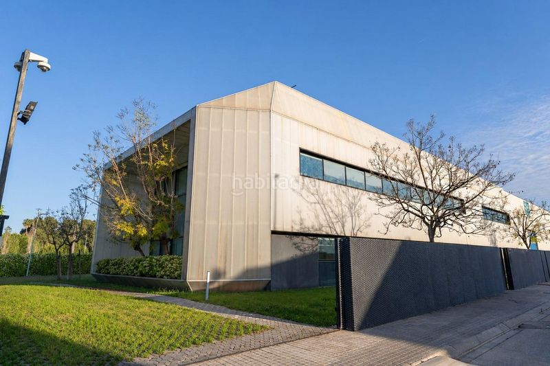 Foto b9fb15ee-5cfe-4be9-8c49-e9b74773763a. Oficina sede corporativa de alta eficiencia, diseño arquitectónico y espacios de trabajo premium en Pobla de Vallbona (la)