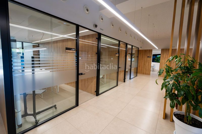 Foto ff38a2e1-dad6-4f8b-9931-df410b770f07. Oficina sede corporativa de alta eficiencia, diseño arquitectónico y espacios de trabajo premium en Pobla de Vallbona (la)