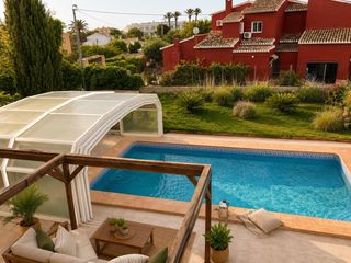Chalet  Calle manuel vazquez montalban. Chalet con carácter y gran potencial a pasos del puerto en xàbia