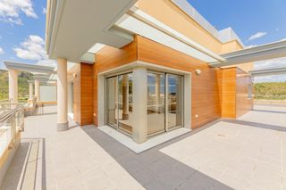 Penthouse  Paseo de les germanías. El lujo silencioso existe ático obra nueva 2025 con terraza y vi