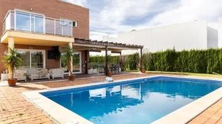Casa  Calle perdiu. Espectacular chalet independiente junto al club de golf escorpió
