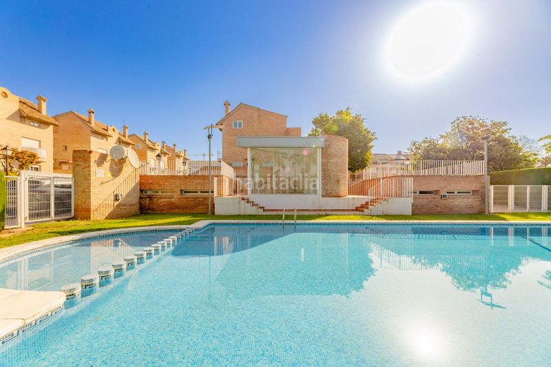Foto 46facd7f-38b3-4b85-88c2-e19b92bed2fe. Casa adossada amb calefacció aparcament piscina a Bétera