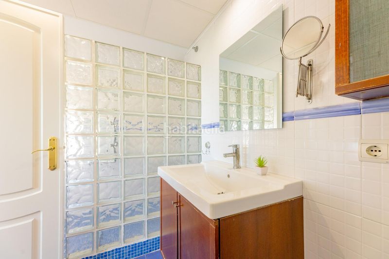 Foto a79c0072-d00e-45df-8d6a-d548438a537a. Casa adossada amb calefacció aparcament piscina a Bétera