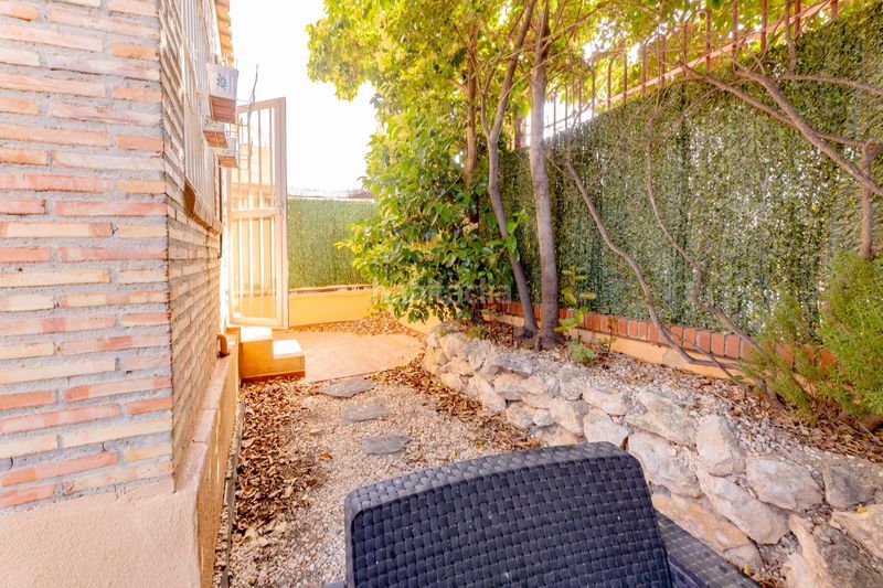 Foto e2fc1096-8863-42b2-a120-f98c17ce452f. Casa adossada amb calefacció aparcament piscina a Bétera