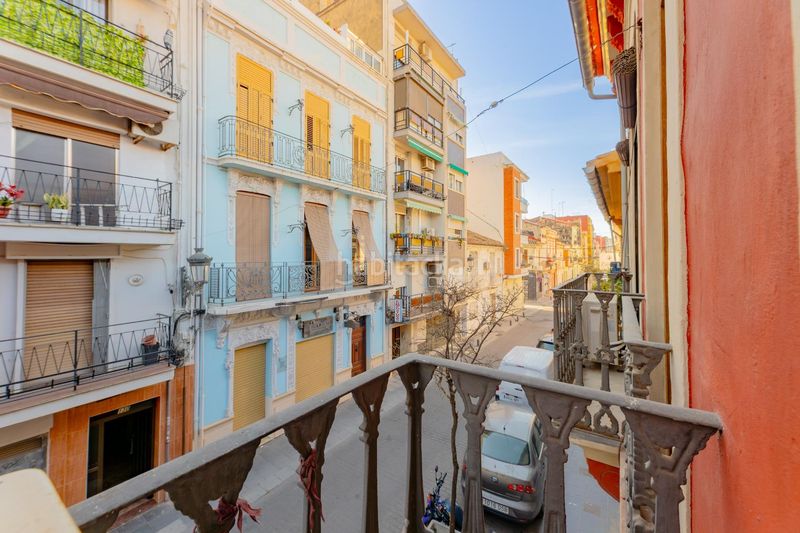 Foto d3cba093-1e4d-4727-9ac8-6da30e3e0f4b. Casa amb calefacció a El Cabanyal-El Canyamelar Valencia