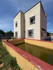 Mas à Urbanitzacions i Pedanies Nord. Caserón independiente en alzira con gran parcela de 3.800 m2
