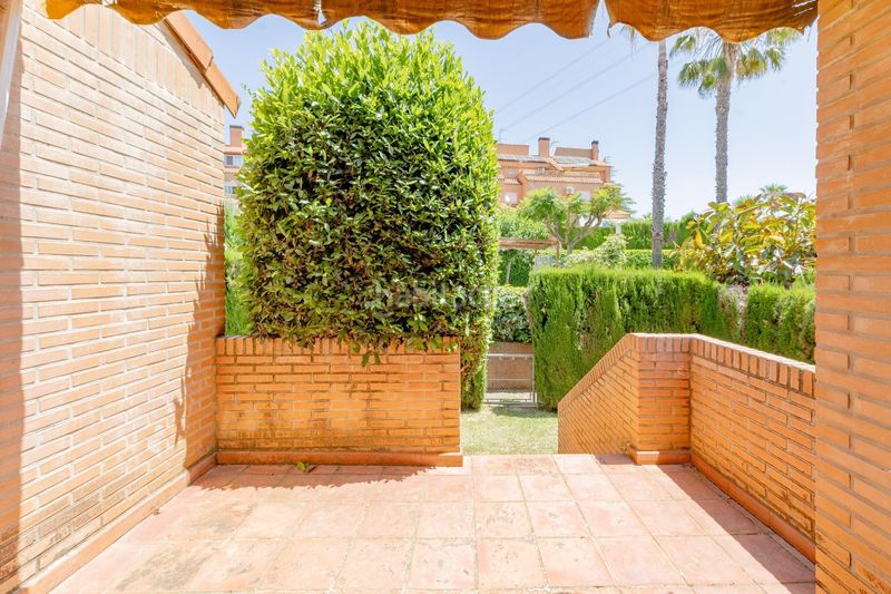 Foto 0c10253e-6a23-44a2-ba0b-327fc2e4f0ce. Casa adossada amb aparcament a Mas Camarena Bétera