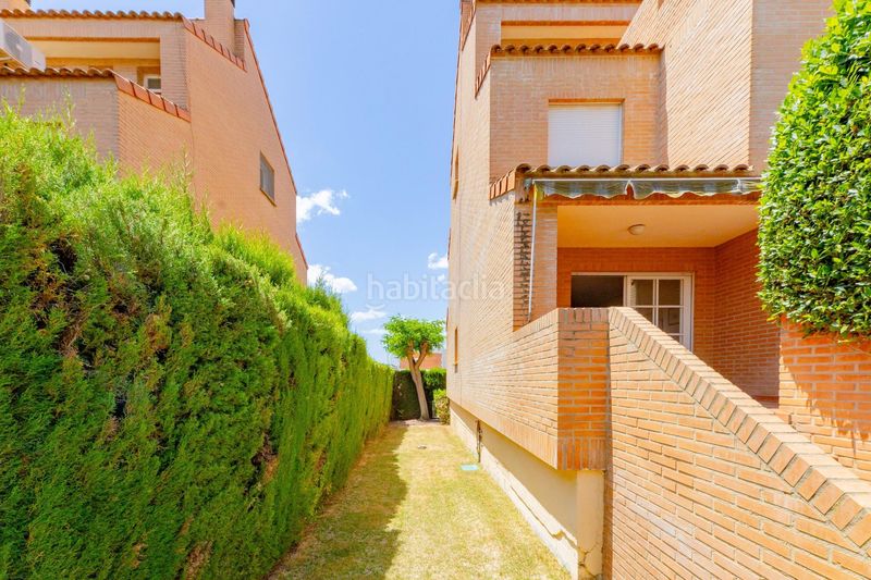 Foto 5ef8e62a-2147-4b9c-8a49-dd76bfe3aa8c. Casa adossada amb aparcament a Mas Camarena Bétera