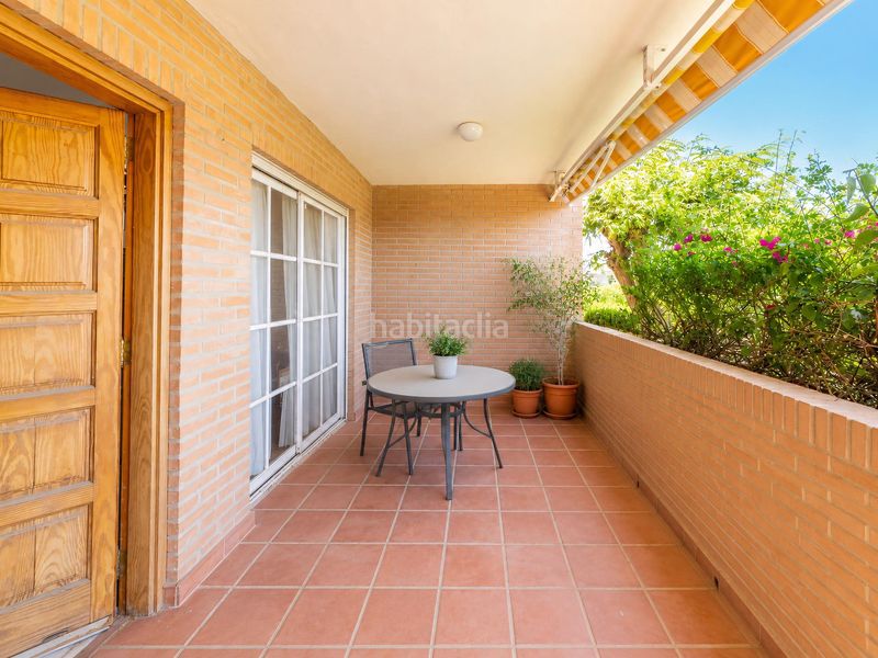 Foto 8307d702-9a41-4741-99e3-46981e7d82b7. Casa adossada amb aparcament a Mas Camarena Bétera