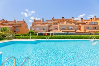 Maison jumelée  Rosaleda 1 pta. Chalet adosado en venta en mas camarena