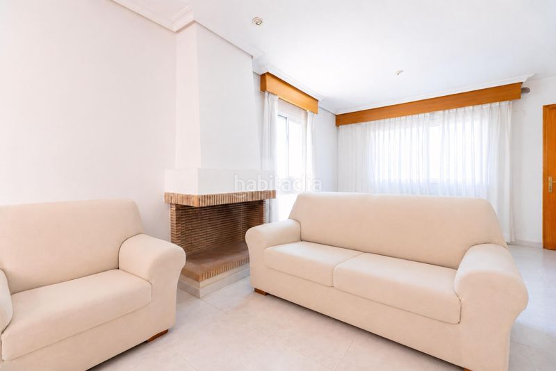 Foto da59b9c2-85c3-4957-8623-30dfaf6b6e94. Casa adossada amb aparcament a Mas Camarena Bétera