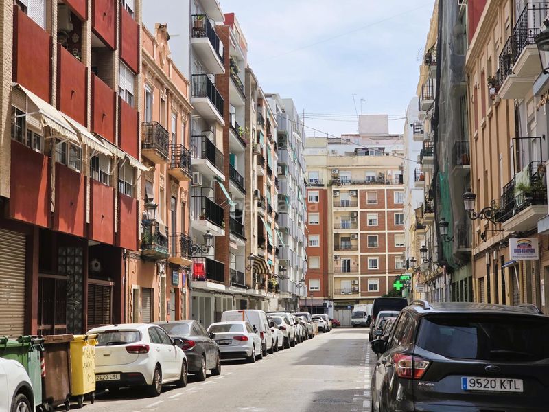 Foto d7722d28-919a-454b-b495-cd2135b15c2f. Pis a Mont Olivet Valencia