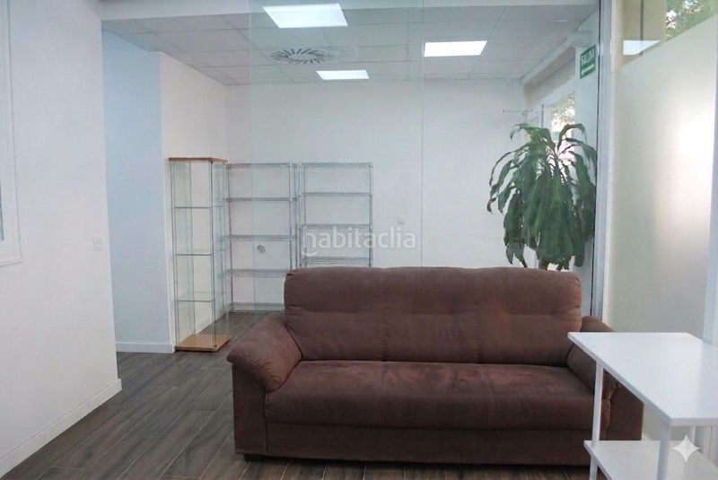 Foto d86c1558-e7d1-49a6-9d75-897ad8d75ff8. Local comercial a Benetússer