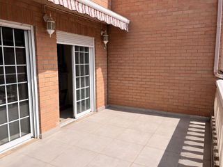 Casa adossada  Calle constitucio. Una casa para crecer, disfrutar y vivir con espacio