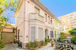 Xalet  Poniente. Un oasis privado en valencia casa independiente con gran jardín,