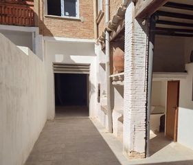 House  Calle sant antoni. Magnífica casa de pueblo con gran potencial en carcaixent
