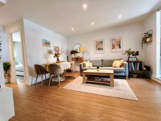 Lloguer Pis  Calle cirilo amoros. Tu nuevo comienzo en pleno pla del remei! 1 hab  1 baño en calle