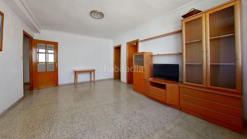 Foto cb768b1e-a30d-4c51-ac28-e90dc067edf9. Pis a L´Amistat Valencia