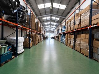 Trapasso Capannone industriale in Catarroja. Oportunidad de negocio s.l. y operativa logística completa en po