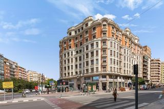 Lloguer Oficina a Plaza de españa 1. Oficina con ubicación premium y excelente visibilidad que necesi