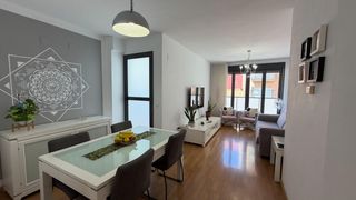 Pis  Francisco cubells 32. Venta en el grau vivienda del 2008 con balcón y 2 dormitorios!