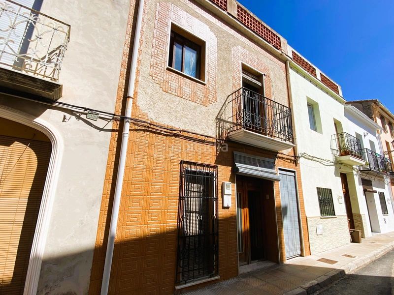 Foto a668aff1-863f-4cdc-a73a-3677342d8f2f. Casa adossada a Potríes
