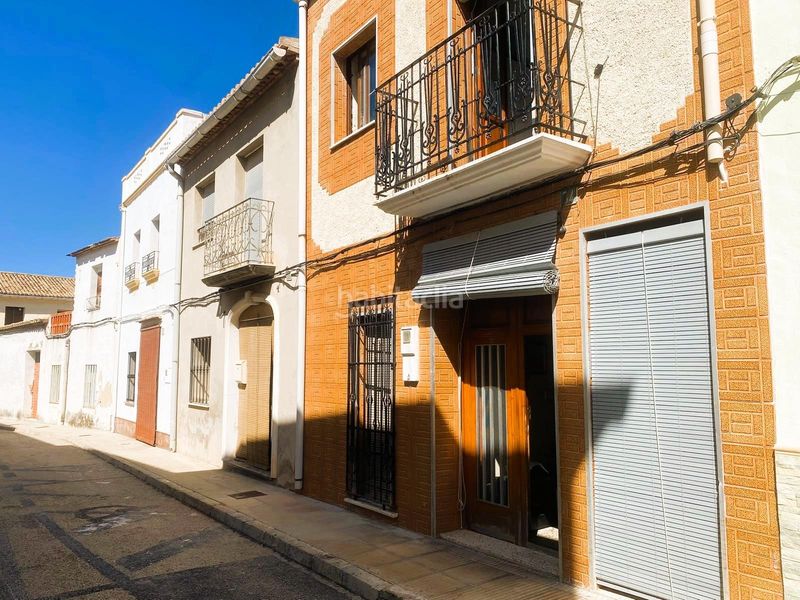 Foto c15032e4-7283-4bb9-b88e-b9415ff08cf2. Casa adossada a Potríes