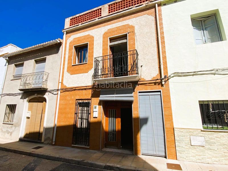 Foto ec6533c4-2762-4791-a5cd-2f06a6ddf474. Casa adossada a Potríes