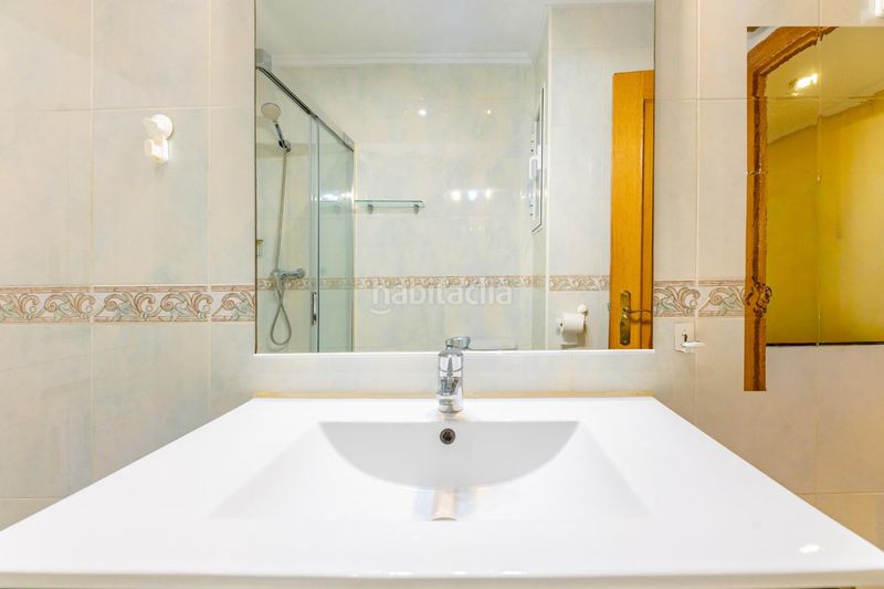 Foto f8594b18-cc52-46ad-b9e1-f6d099a73a01. Pis a Morvedre Valencia