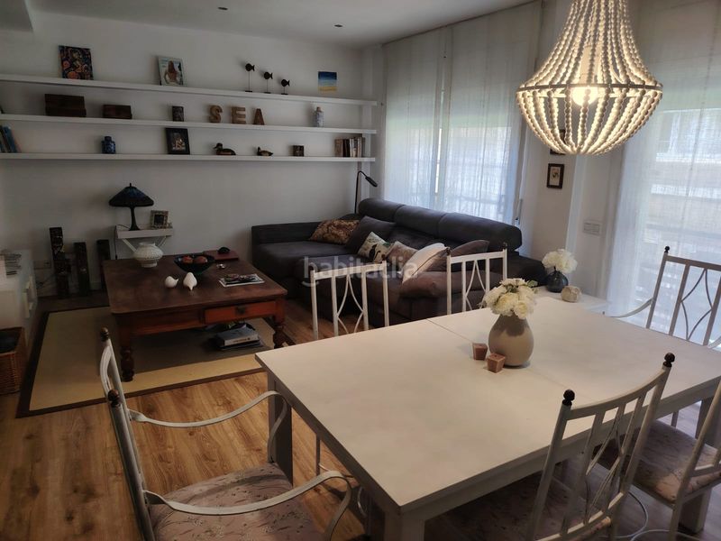 Foto ac1b9395-4331-426c-876a-9a0a981a2c22. Casa adossada amb calefacció aparcament piscina a Reus