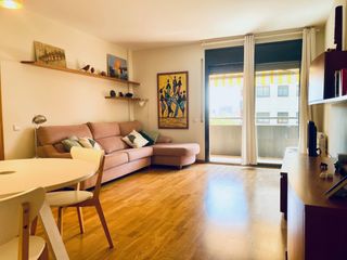 Lloguer Pis  Carrer joan de batlle. Zona residencial mas lluí: muy soleado, amplio, vistas despejada