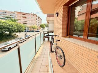 Flat  Carrer de les roses. ¡pisazo en mas lluí! todo exterior, muy amplio, bien distribuido
