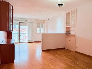 Appartement à Can Calders. Ático muy soleado, bien orientado, en buena ubicación y vistas a