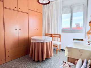 Etagenwohnung  Carrer de santa creu. Soleado, esquinero, todo exterior y con muchas posibilidades