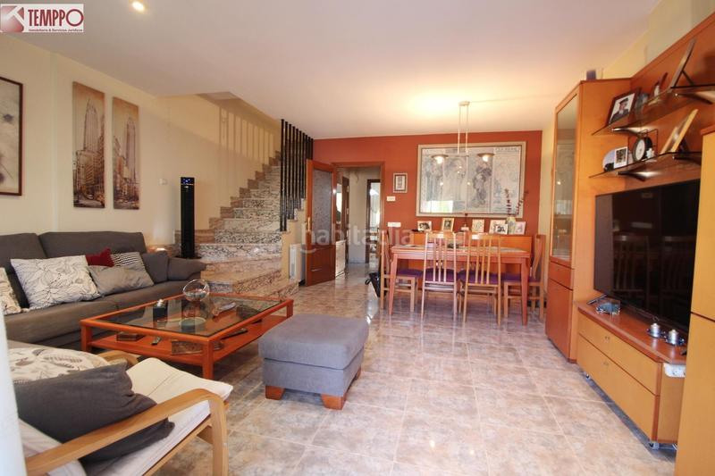 Foto b496194e-7155-42b7-b9d3-21d275ea1184. Casa adossada amb calefacció aparcament a El Tancat-Mas d´en Gual Vendrell (El)