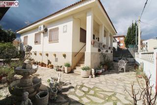 Casa a Sant Jaume dels Domenys. Disfruta de tranquilidad y servicios que te da esta casa