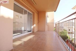 Piso  Carrer tamesi. A 176 pasos de la playa y con una amplia terraza