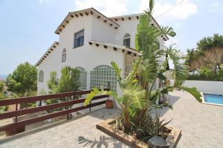 Casa a Els Masos - Els Garrofers. Casa reformada amb vistes despejades y piscina a els massos de c