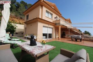 Semi detached house in Roda de Barà. Con vistas suuuuuperdespejadas!