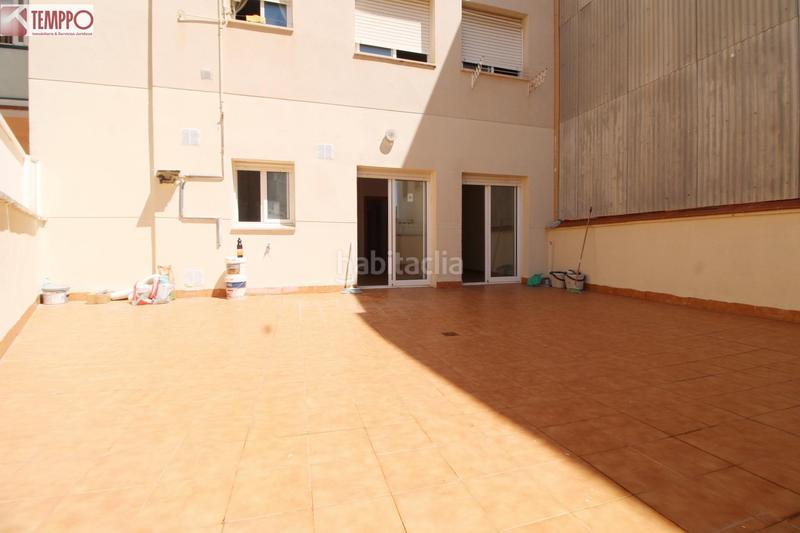 Foto 00293ae4-85a6-473c-a2f1-63bea3889793. Alquiler planta baja amplio y con terraza de más 40m2 en Calafell
