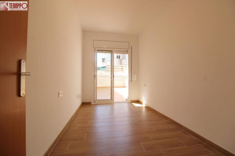 Foto 925a5955-e443-4453-97d8-30c50bd8cd2a. Alquiler planta baja amplio y con terraza de más 40m2 en Calafell