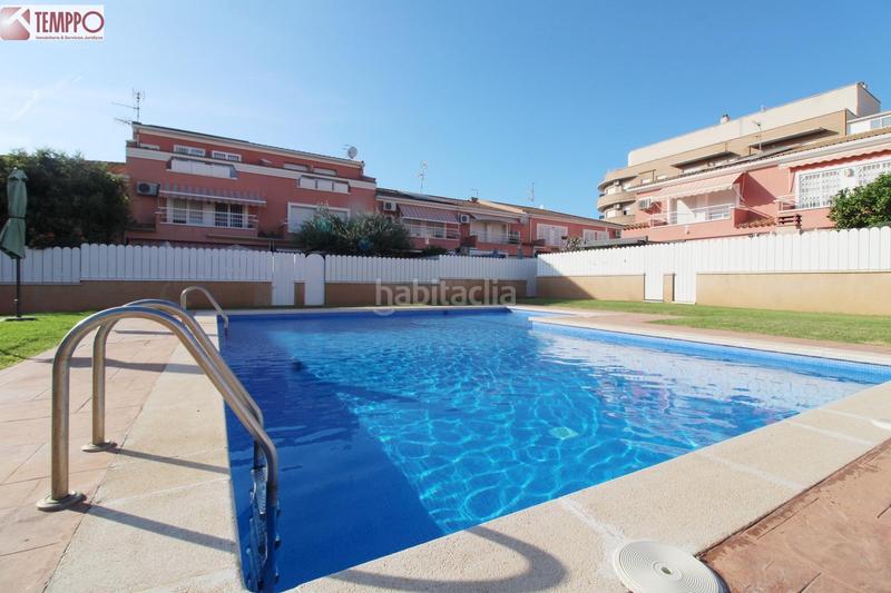 Foto 4e23fd3a-5b4f-42dc-9e4b-423cbfd4d0b5. Casa adossada amb calefacció aparcament piscina a Vendrell (El)